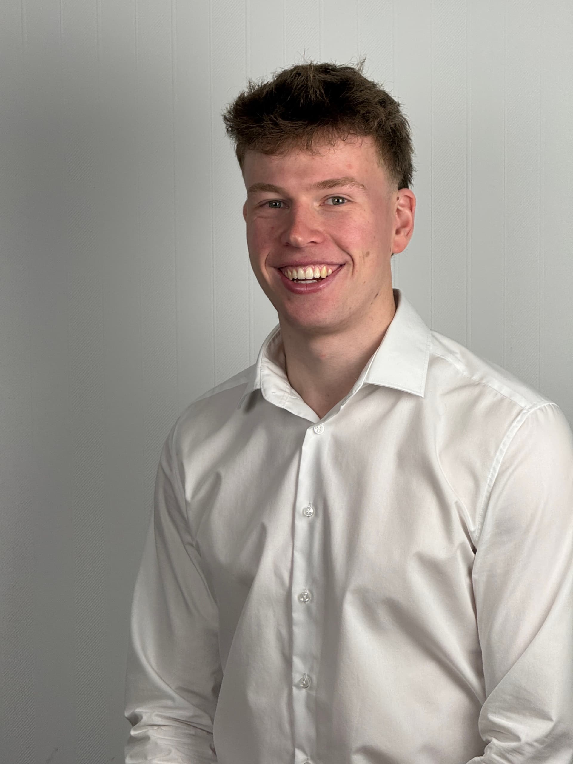 Portrait photograph of Florian Burkhardt